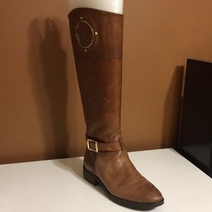 Vince camuto riding boots size 6
